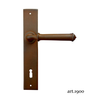 Kovaná klika na dveře model 1900
